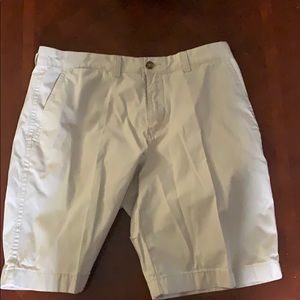 Tommy Hilfiger size 34 shorts